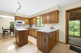 2515 W Wending Dr, Glendale, WI 53209 - Photo 13