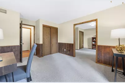 2515 W Wending Dr, Glendale, WI 53209 - Photo 13