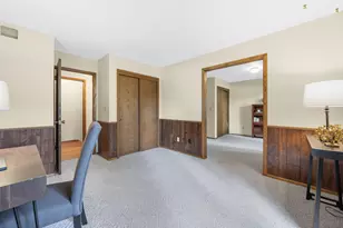 2515 W Wending Dr, Glendale, WI 53209 - Photo 13