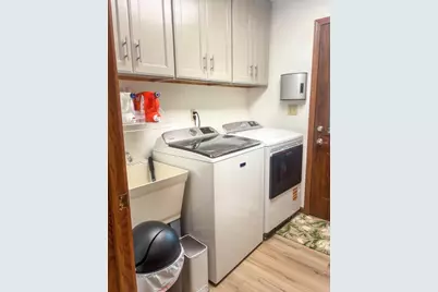 7251  Hyacinth Ct, Greendale, WI 53129 - Photo 7