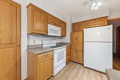 2400 W Rochelle Ave, Glendale, WI 53209 - Photo 23