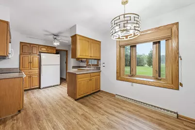 2400 W Rochelle Ave, Glendale, WI 53209 - Photo 25