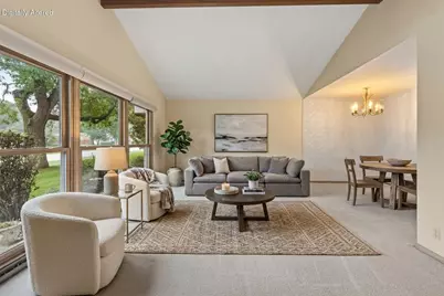 2400 W Rochelle Ave, Glendale, WI 53209 - Photo 5