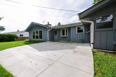 2400 W Rochelle Ave, Glendale, WI 53209 - Photo 39