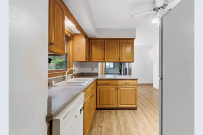2400 W Rochelle Ave, Glendale, WI 53209 - Photo 21
