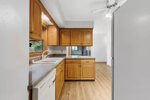 2400 W Rochelle Ave, Glendale, WI 53209 - Photo 21