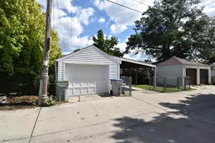 3015 N 85th St, Milwaukee, WI 53222 - Photo 29