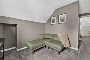 7039 W Stuth Pl, West Allis, WI 53219 - Photo 15