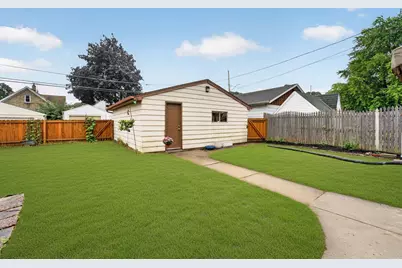 7039 W Stuth Pl, West Allis, WI 53219 - Photo 21