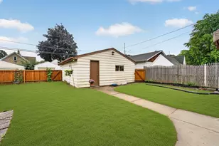 7039 W Stuth Pl, West Allis, WI 53219 - Photo 21