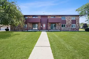 10345 W Whitnall Edge Dr, Franklin, WI 53132 - Photo 1