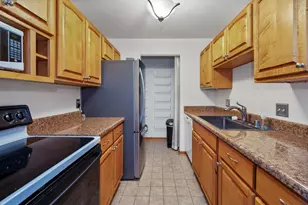 10345 W Whitnall Edge Dr, Franklin, WI 53132 - Photo 5