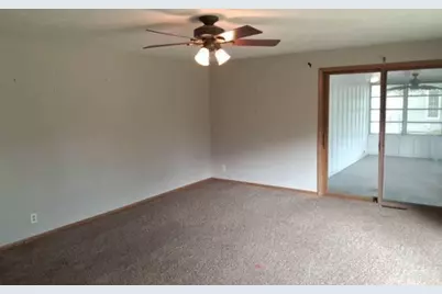 6005  Greenleaf Blvd, Racine, WI 53406 - Photo 7