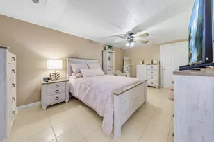 2035 E Howard Ave, Saint Francis, WI 53235 - Photo 25