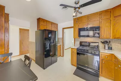 2035 E Howard Ave, Saint Francis, WI 53235 - Photo 11
