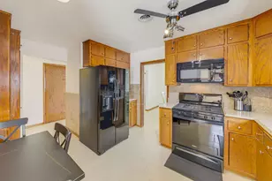 2035 E Howard Ave, Saint Francis, WI 53235 - Photo 11