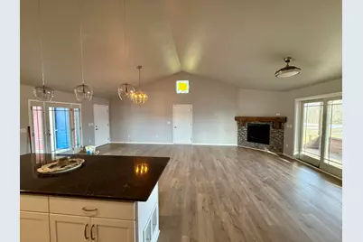 417 E 1st St, Waldo, WI 53093 - Photo 9