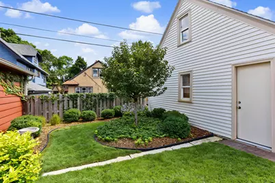 2520  Lefeber Ave, Wauwatosa, WI 53213 - Photo 5