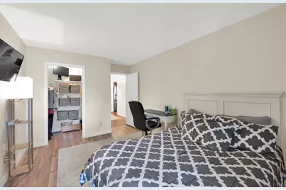 N85W15700  Ridge Rd #304, Menomonee Falls, WI 53051 - Photo 19