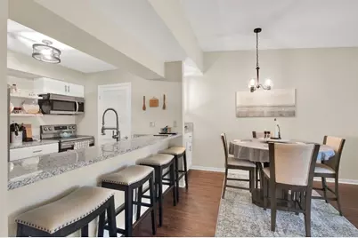 N85W15700  Ridge Rd #304, Menomonee Falls, WI 53051 - Photo 5