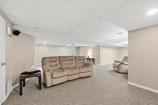 945 Gray Fox Dr, Brookfield, WI 53045 - Photo 31
