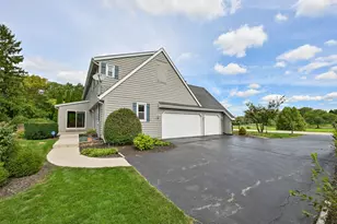 945 Gray Fox Dr, Brookfield, WI 53045 - Photo 39