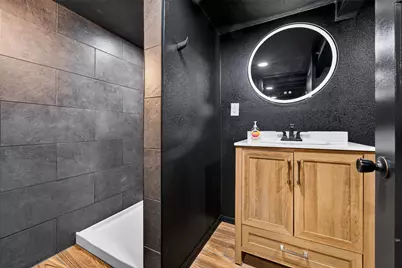 3049 S 31st St, Milwaukee, WI 53215 - Photo 23