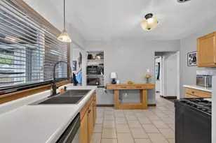 3049 S 31st St, Milwaukee, WI 53215 - Photo 15
