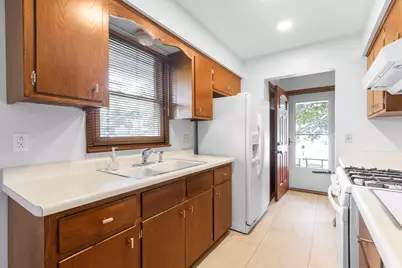 3140 S 107th St, West Allis, WI 53227 - Photo 9
