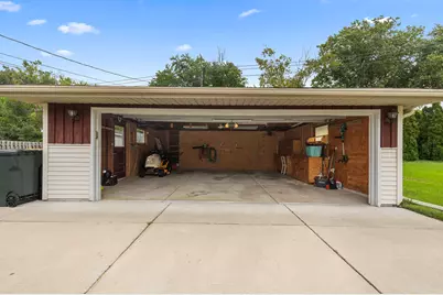 3140 S 107th St, West Allis, WI 53227 - Photo 23