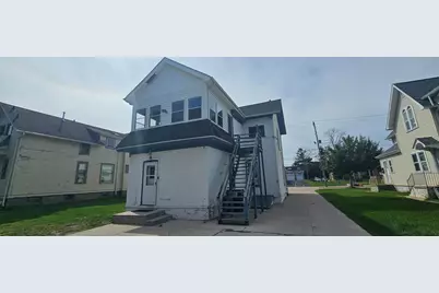 1117 S 8th St, Manitowoc, WI 54220 - Photo 3