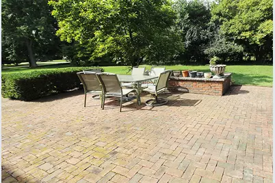 10205 N Kenilworth Cir, Mequon, WI 53092 - Photo 29