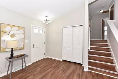 8969 W Hustis St, Milwaukee, WI 53224 - Photo 9