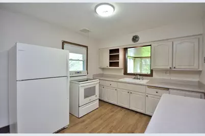 2415 N 3rd Ln, Summit, WI 53066 - Photo 7