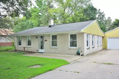 2415 N 3rd Ln, Summit, WI 53066 - Photo 1