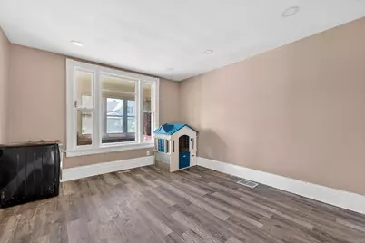 1611 N Wisconsin St, Racine, WI 53402 - Photo 5