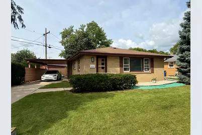 1014  Fairway Dr, Racine, WI 53405 - Photo 1