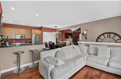 1052  Stratford Ct #201, Racine, WI 53406 - Photo 5