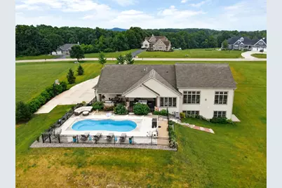 4268 S Woodcrest Ridge Dr, West Bend, WI 53095 - Photo 5