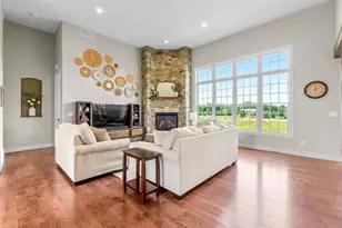 4268 S Woodcrest Ridge Dr, West Bend, WI 53095 - Photo 17