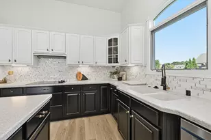 W144N9880 Sun Valley Trail, Germantown, WI 53022 - Photo 21