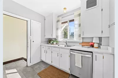 616 N 104th St #618, Wauwatosa, WI 53226 - Photo 13