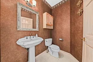 261 Steeple Pointe Cir, Delafield, WI 53018 - Photo 47