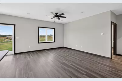 300  London Ln, Rockland, WI 54653 - Photo 9