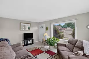 6829 W Arthur Ave, West Allis, WI 53219 - Photo 15