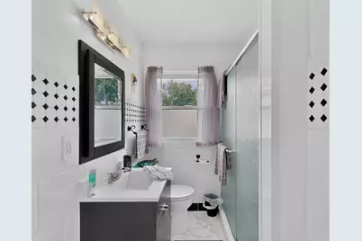 6829 W Arthur Ave, West Allis, WI 53219 - Photo 17