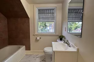5640 N 33rd St, Milwaukee, WI 53209 - Photo 9