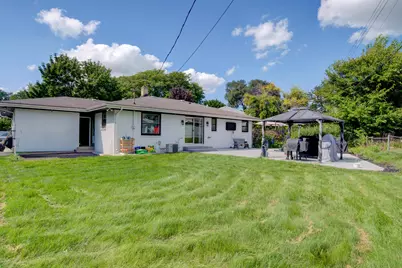 1429  Empire Ct, Waukesha, WI 53186 - Photo 19