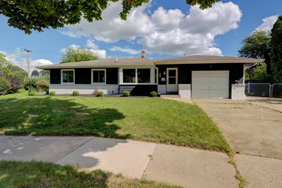 1429  Empire Ct, Waukesha, WI 53186 - Photo 1