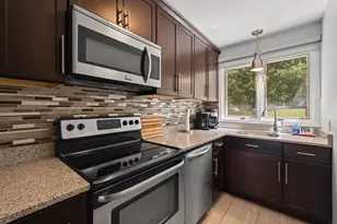 82 Red Chimney Rd, Geneva, WI 53147 - Photo 7